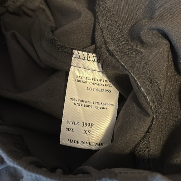 White Cross Fit jogger scrubs. - Picture 6 of 7